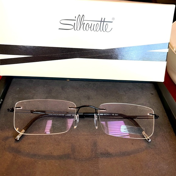 Silhouette frame Never owned 5221 50 606051/19 140 5227. Blk Rectangular. Case